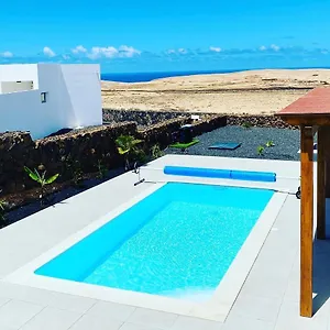 villa-kira-tindaya.hotelsfuerteventura.org/